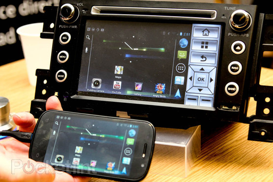 touchscreen-heads-up-display-jaguar-land-rover-1