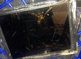 Ότι έμεινα από το iPad Air που εξερράγη στο κατάστημα της Vodafone