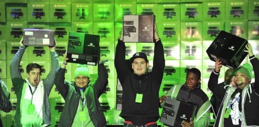 Xbox One: Πουλάει πάνω από 1.000.000 κονσόλες τις πρώτες 24 ώρες