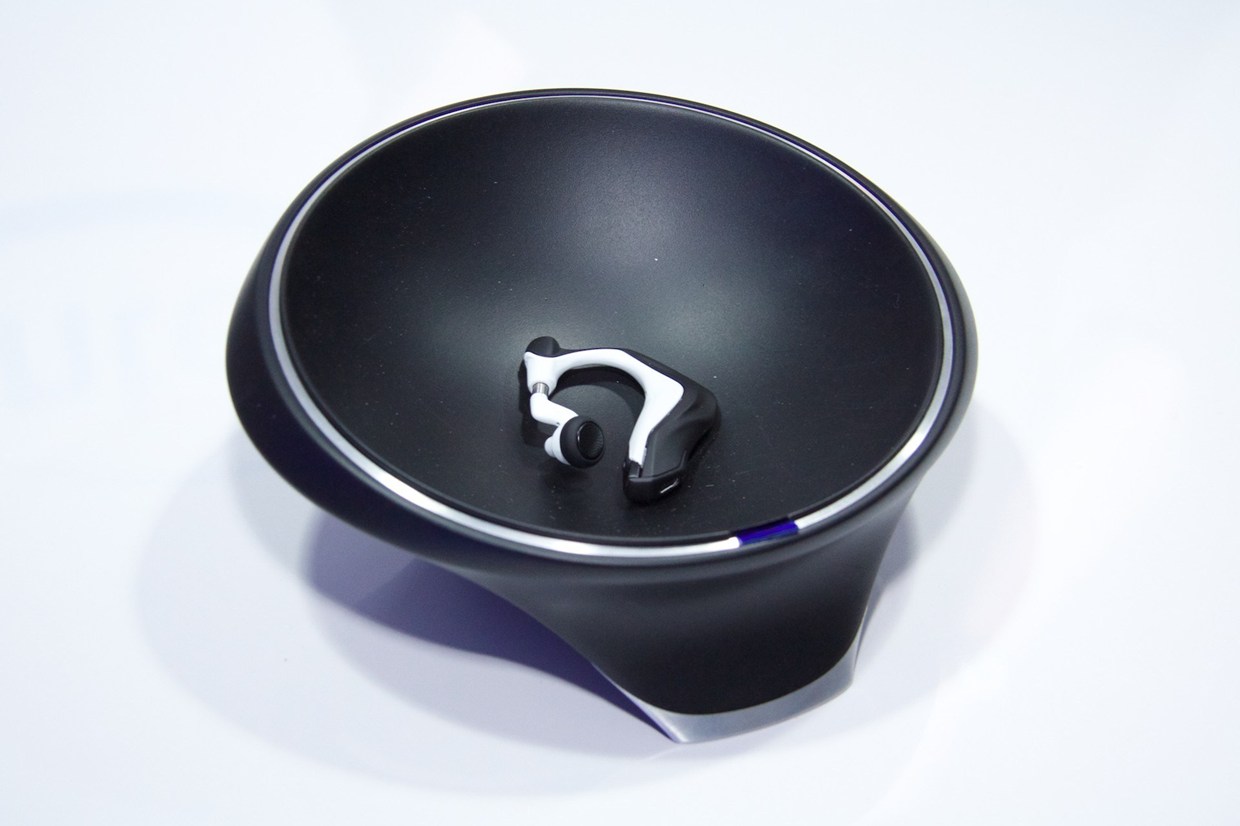 intel smart charging bowl (1)