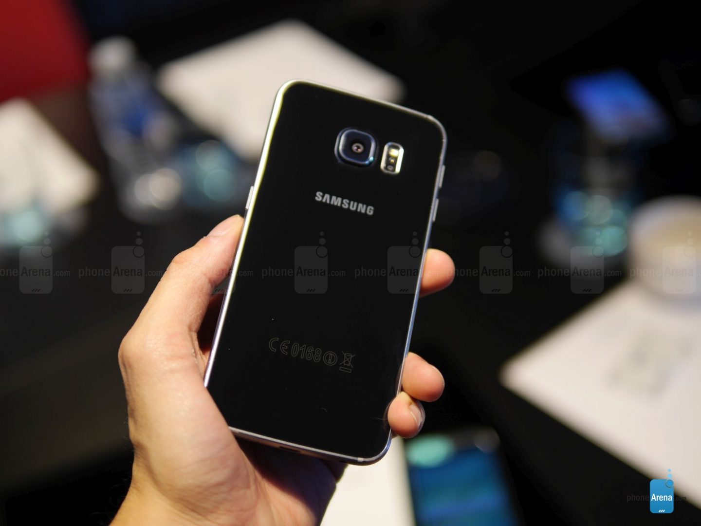 Samsung Galaxy S6: Φωτογραφίες της συσκευής από τον χώρο της MWC 2015