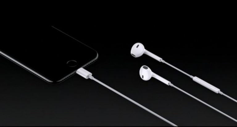 iPhone 12 earpods