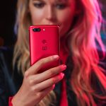 red oneplus 5t (1)