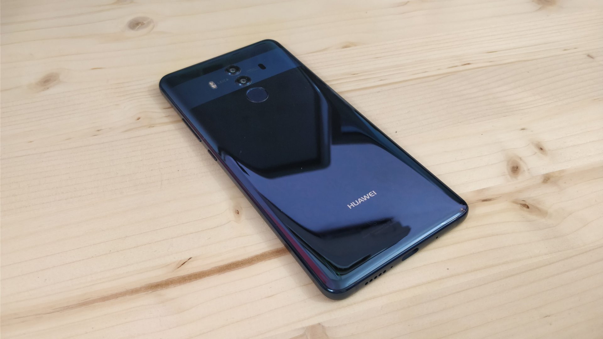 Η Huawei έδωσε Mate 10 Pro για beta testing με αντάλλαγμα ψεύτικες κριτικές στο BestBuy