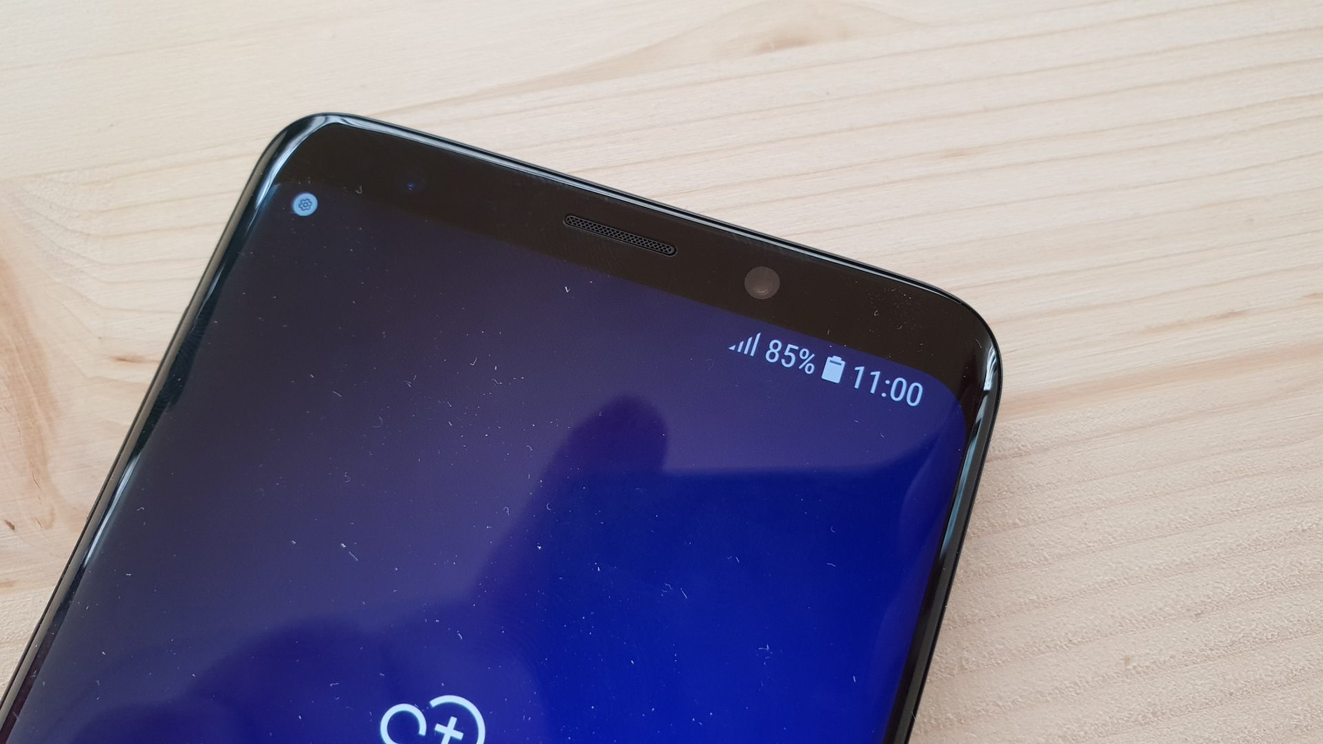Τα επόμενα Galaxy smartphones ίσως έχουν μικρότερα bezels και δεύτερη οθόνη στην πλάτη