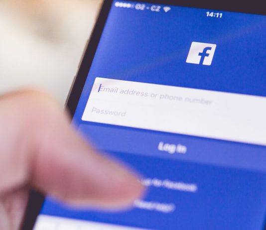 Facebook: Ίσως χρειαστεί να χρεώνει $11-$14 το μήνα κάθε χρήστη για την απενεργοποίηση των διαφημίσεων