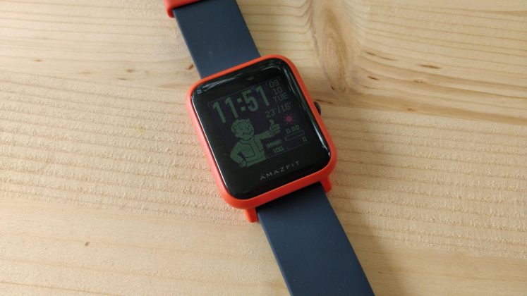 amazfit bip on hand