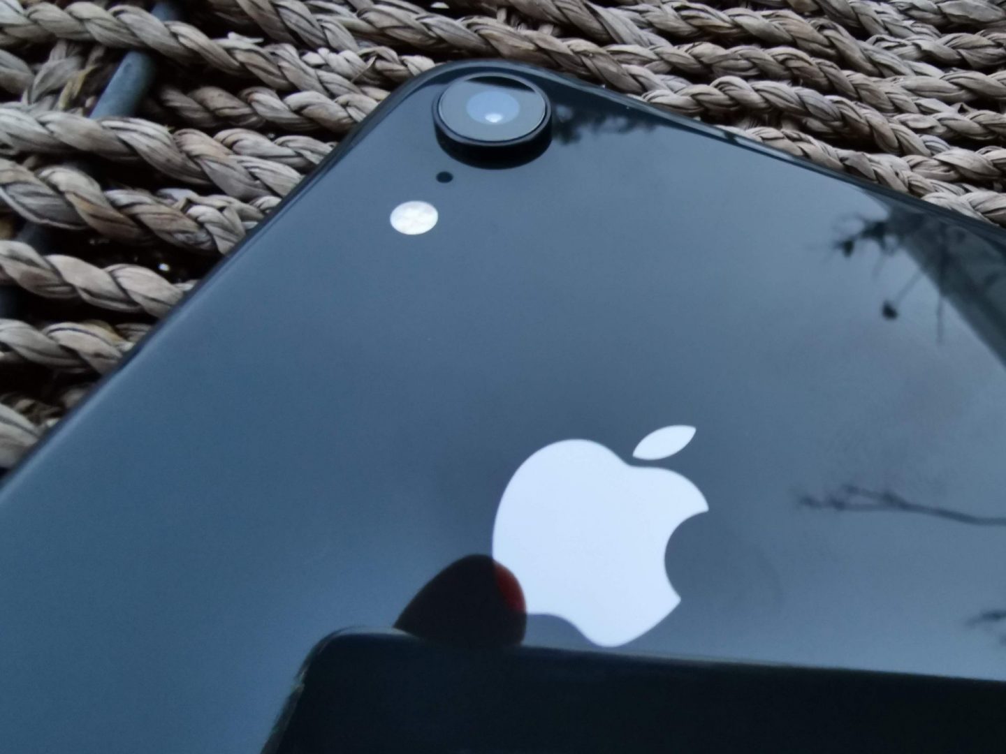 Έρχεται throttling του επεξεργαστή στα iPhone XS και iPhone XR
