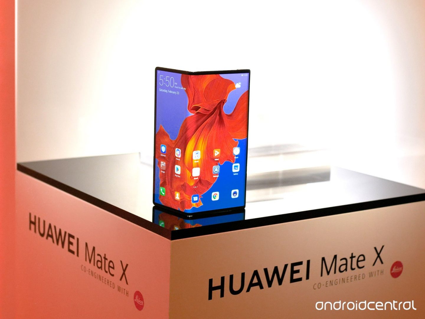 Το Huawei Mate X κάνει την εμφάνισή του στο Aliexpress σε τιμή σοκ!