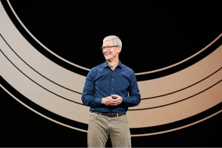 Tim Cook Apple RCS