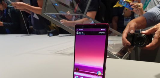 Είδαμε από κοντά το Sony Xperia 5 που ανακοινώθηκε, τη νέα προσπάθεια της Sony στο χώρο των flagship smartphones (video)