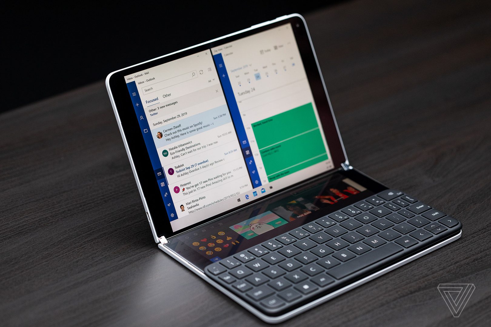 Ανακοινώθηκε το Microsoft Surface Neo: Το μέλλον των νέων Windows 10X θα λάμψει στις δυο οθόνες