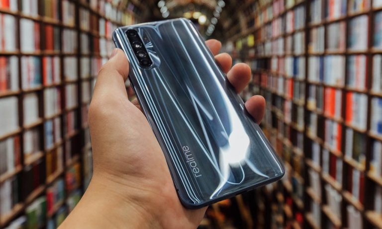 realme gaming smartphone and 8 prod