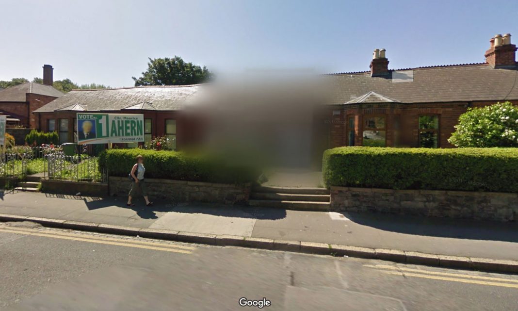 Google Maps Street View blur house