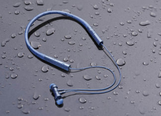 Xiaomi Mi Neckband Bluetooth Earphones Pro and το Mi Portable Bluetooth Speaker