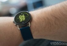 Wear OS UI for right hand