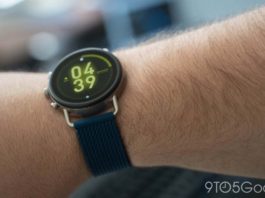 Wear OS UI for right hand