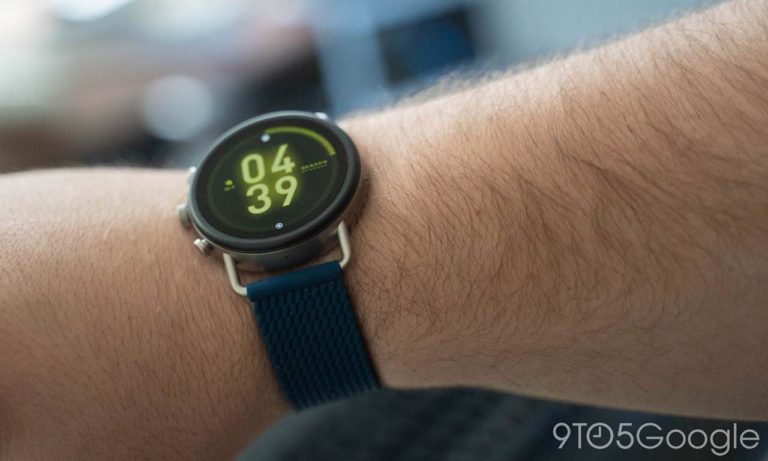 Wear OS UI for right hand