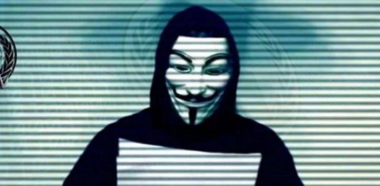 Anonymous vs Πούτιν