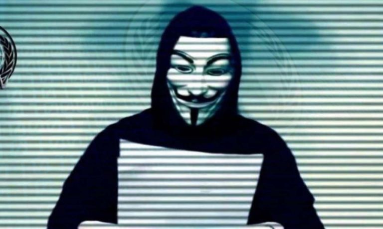 Anonymous vs Πούτιν