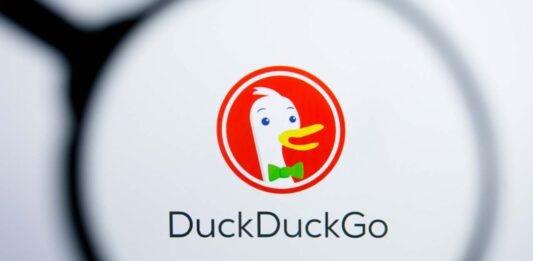 Το DuckDuckGo αναφέρει μεγάλη αύξηση στις εγκαταστάσεις αφότου η Google έφερε περισσότερη AI DuckDuckGo
