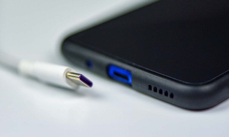 USB-C ΕΕ