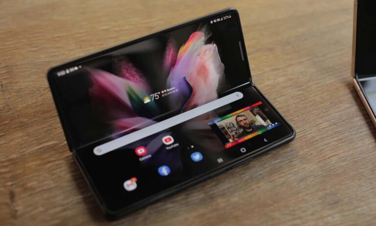 Samsung Galaxy A Android foldable smartphones smartphone mid-range