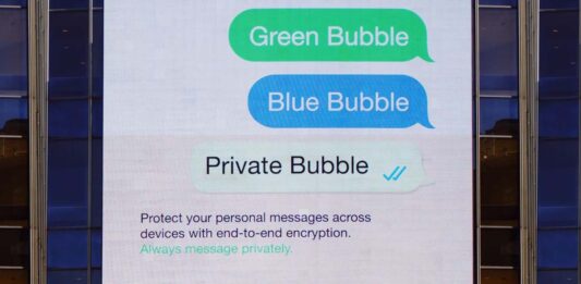 WhatsApp iMessage Apple Meta