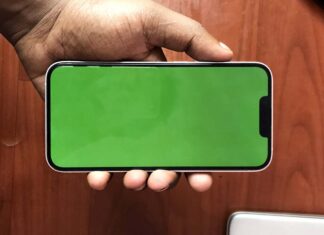iPhone 13 14 Pro iOS 16.1 16 Green Screen Broken Animation