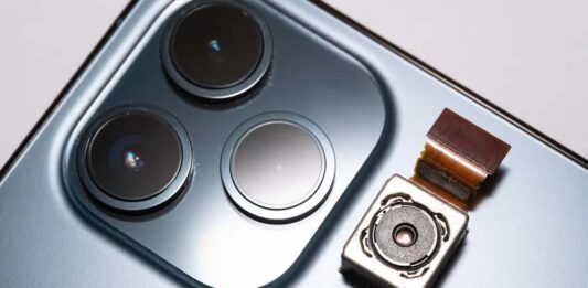 Apple iPhone 16 Pro Max Periscope