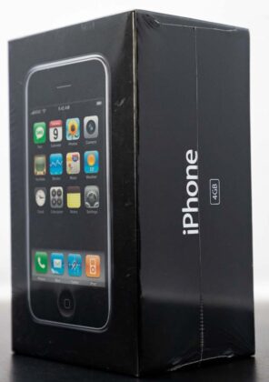 Apple iPhone 2007 Sealed 200k