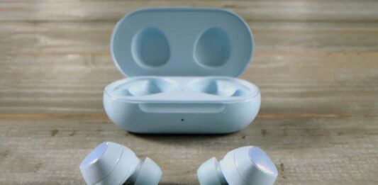 Έχουμε φωτογραφία των Samsung Galaxy Buds 3 Pro και θυμίζουν έντονα μεγάλο ανταγωνιστή Samsung Galaxy Buds FE Leaks Like 1st Gen Samsung Galaxy Buds 3 Pro