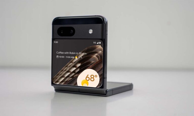 Google Pixel Fold 2 Flip clamshell