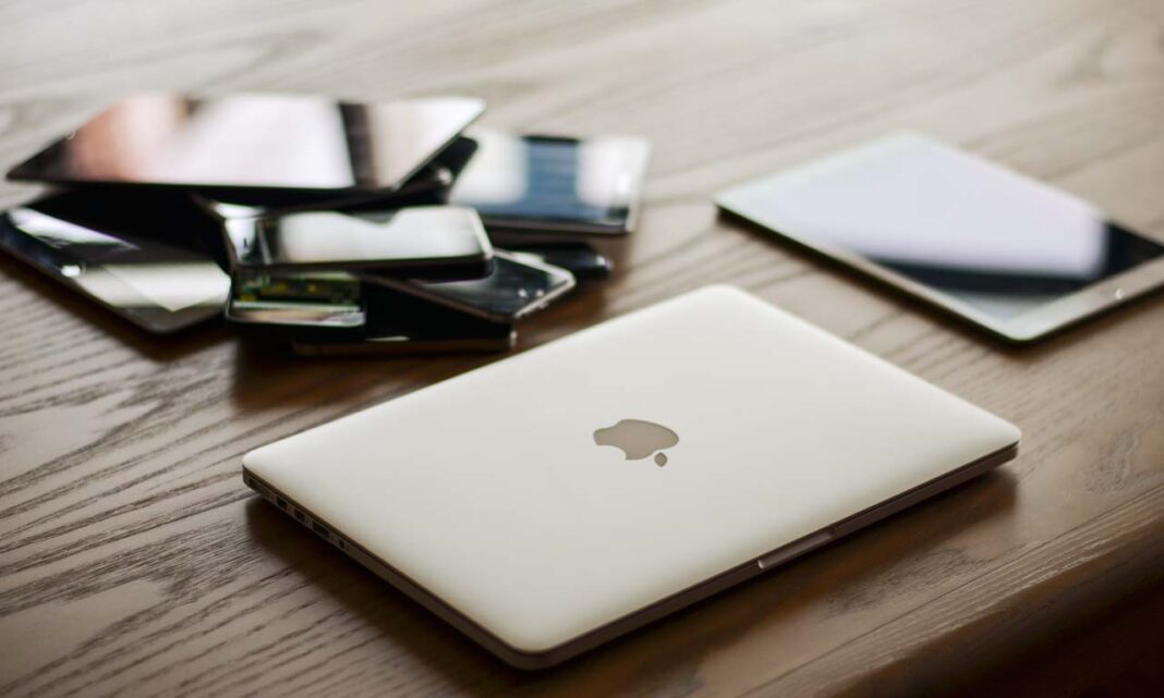 Apple Συσκευές iOS iPadOS 17.1.2 macOS Sonoma 14.1.2