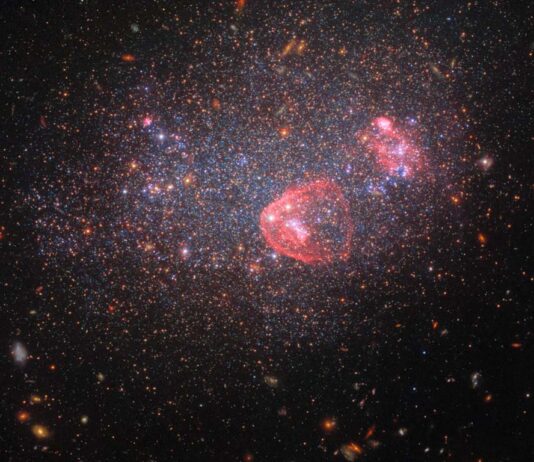 UGC 8091 γιορτινή σφαίρα αστεριών