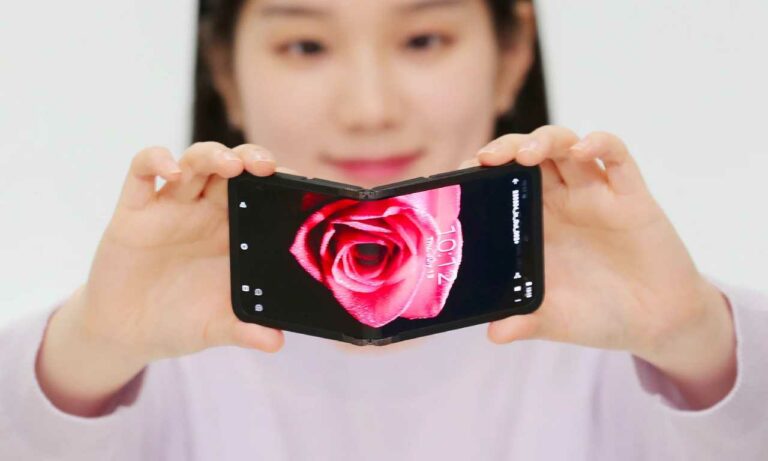 Samsung Galaxy In&Out Ζ Flip CES 2024