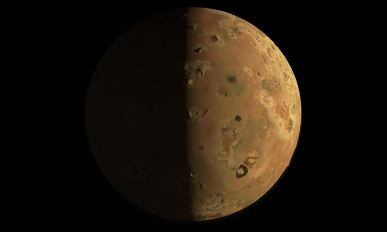 Ιώ Juno NASA