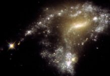 NASA Hubble χορδή μαργαριταριών
