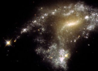NASA Hubble χορδή μαργαριταριών