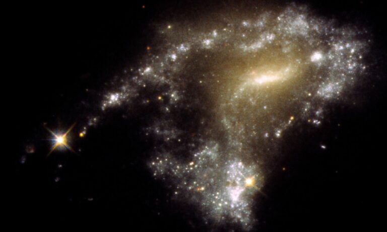 NASA Hubble χορδή μαργαριταριών