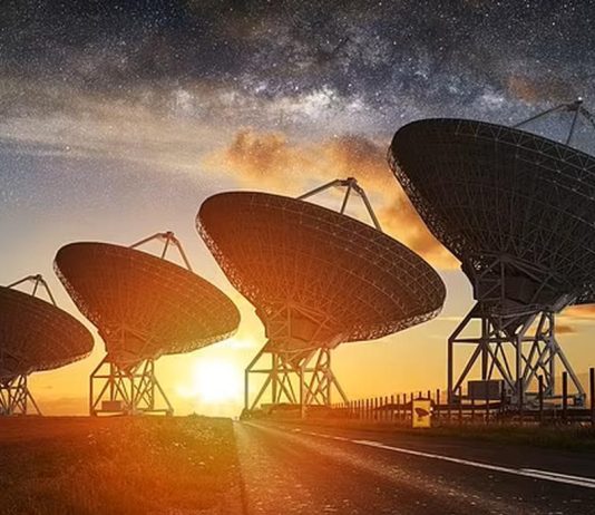 Πρέπει να στέλνουμε σήματα σε εξωγήινους πολιτισμούς; Ειδικός από το SETI απαντά SETI