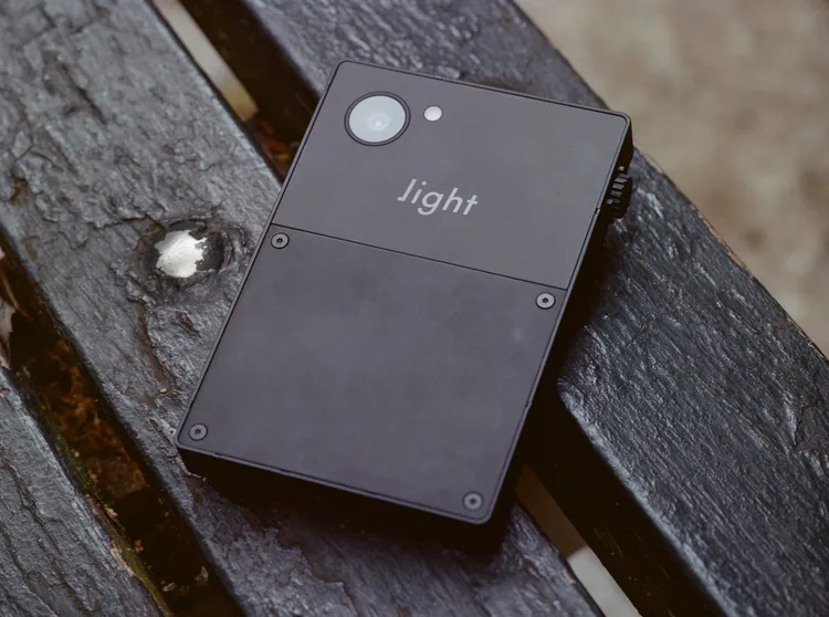 Light Phone 3 III