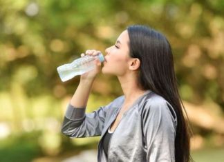 πλαστικά εμφιαλωμένα νερά