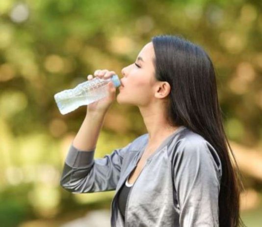 πλαστικά εμφιαλωμένα νερά