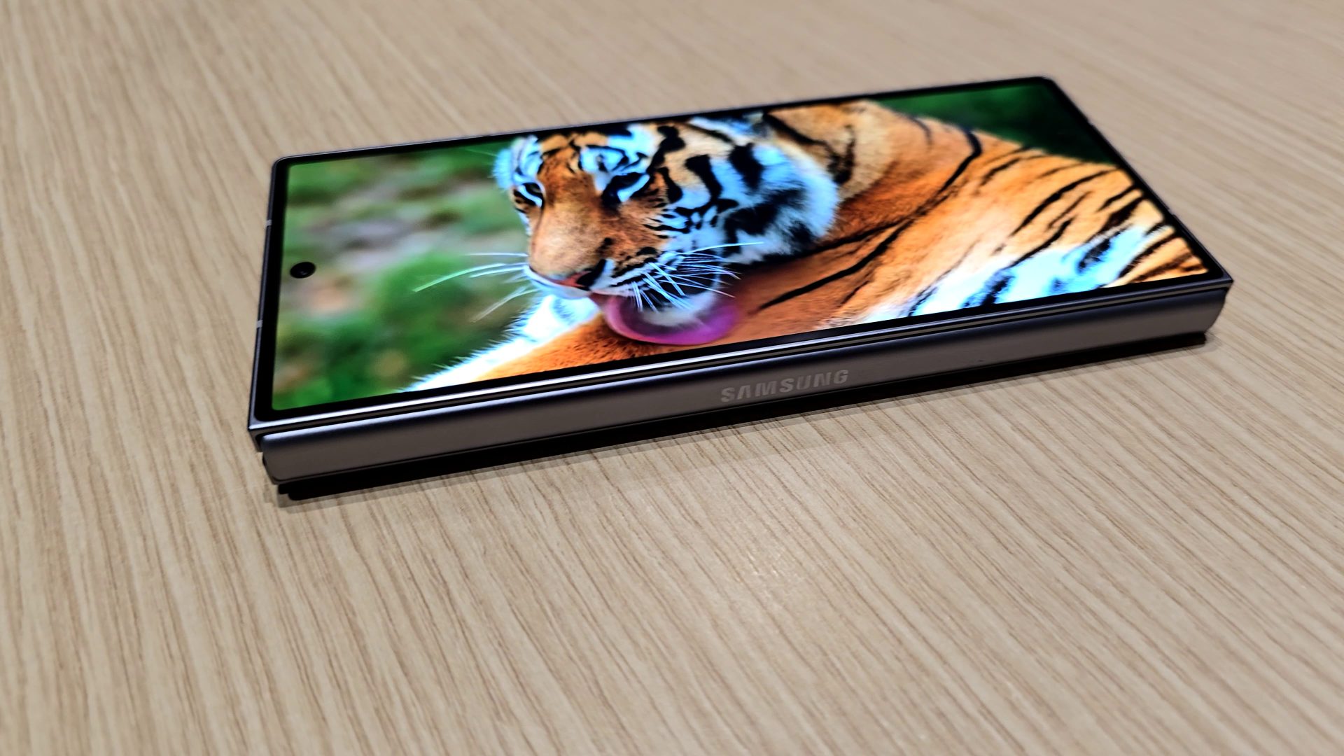 Η στρατηγική της Samsung με τα foldable μπορεί να βγάζει νόημα, παρά τις πωλήσεις του Galaxy Z Fold 6