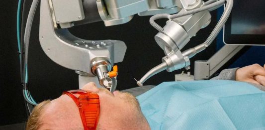 ρομπότ επέμβαση