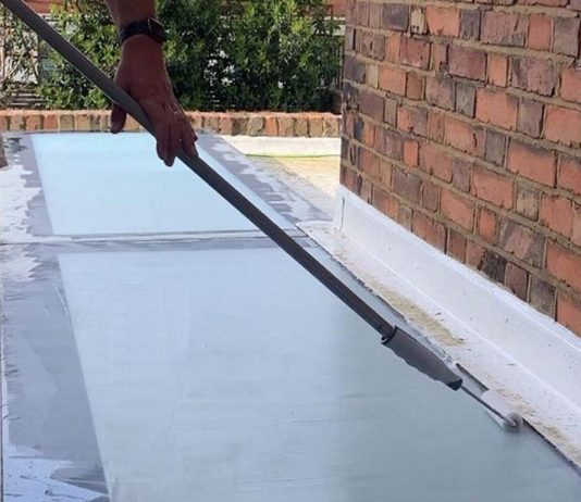 Το γιαούρτι μπορεί να δροσίσει το σπίτι σου, εκτός από το πρόσωπο σου – όταν έχει καεί από τον ήλιο γιαούρτι γυαλί ζέστη