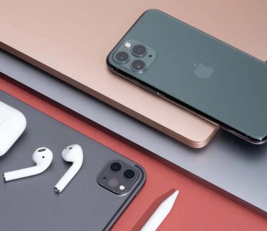 Apple iPhone Watch AirPods