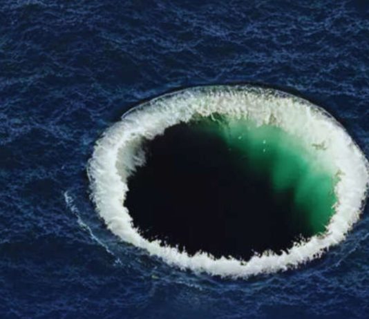 Σε αυτό το σημείο της θάλασσας στη Γη, η βαρύτητα συμπεριφέρεται περίεργα: Ο λόγος βαρύτητα περίεργα