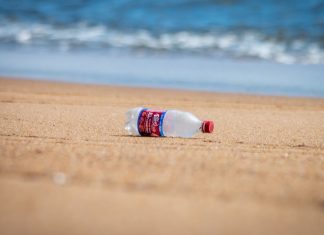 καπάκια πλαστικά μπουκάλια